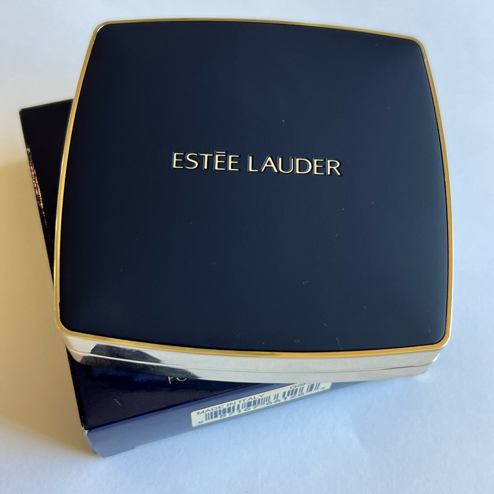 Estée Lauder Double wear matte powder foundation